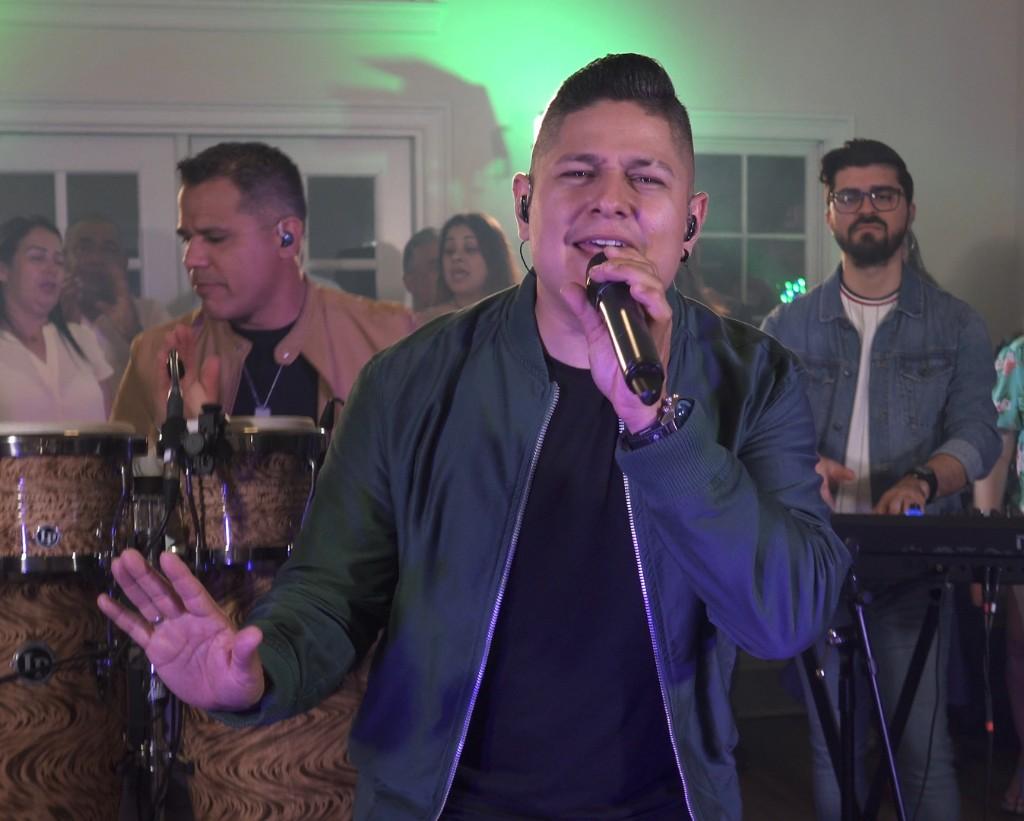 Evin Ramos formato Trío – banda de música para eventos y cumpleaños en Atlanta GA